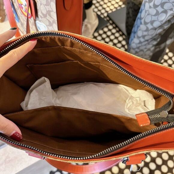 (E)Coach CE948 Coach X Peanuts Graham Structured Tote With Patches In Gunmetal - Picture 6 of 7